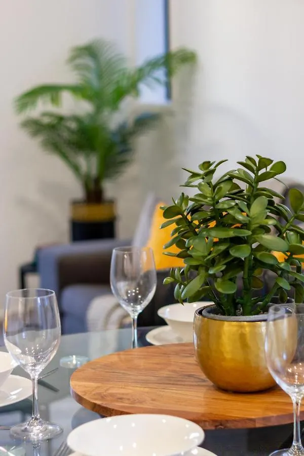 Διαμέρισμα 3 Bedroom 2 Bath Central City Κράισττσερτς