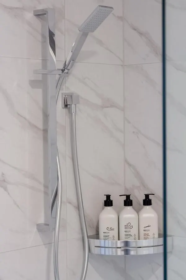 3 Bedroom 2 Bath Central City Κράισττσερτς Διαμέρισμα