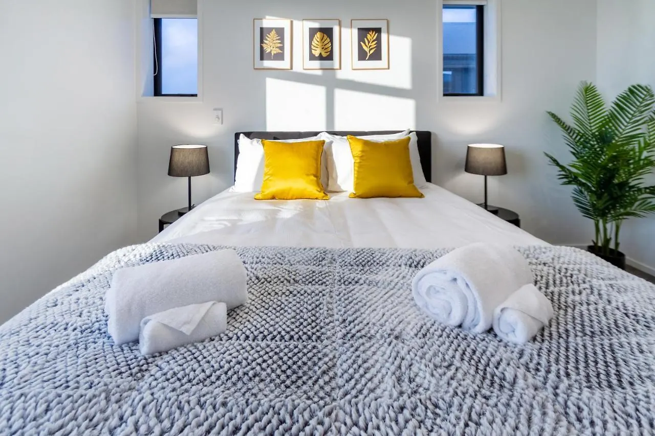 3 Bedroom 2 Bath Central City Κράισττσερτς