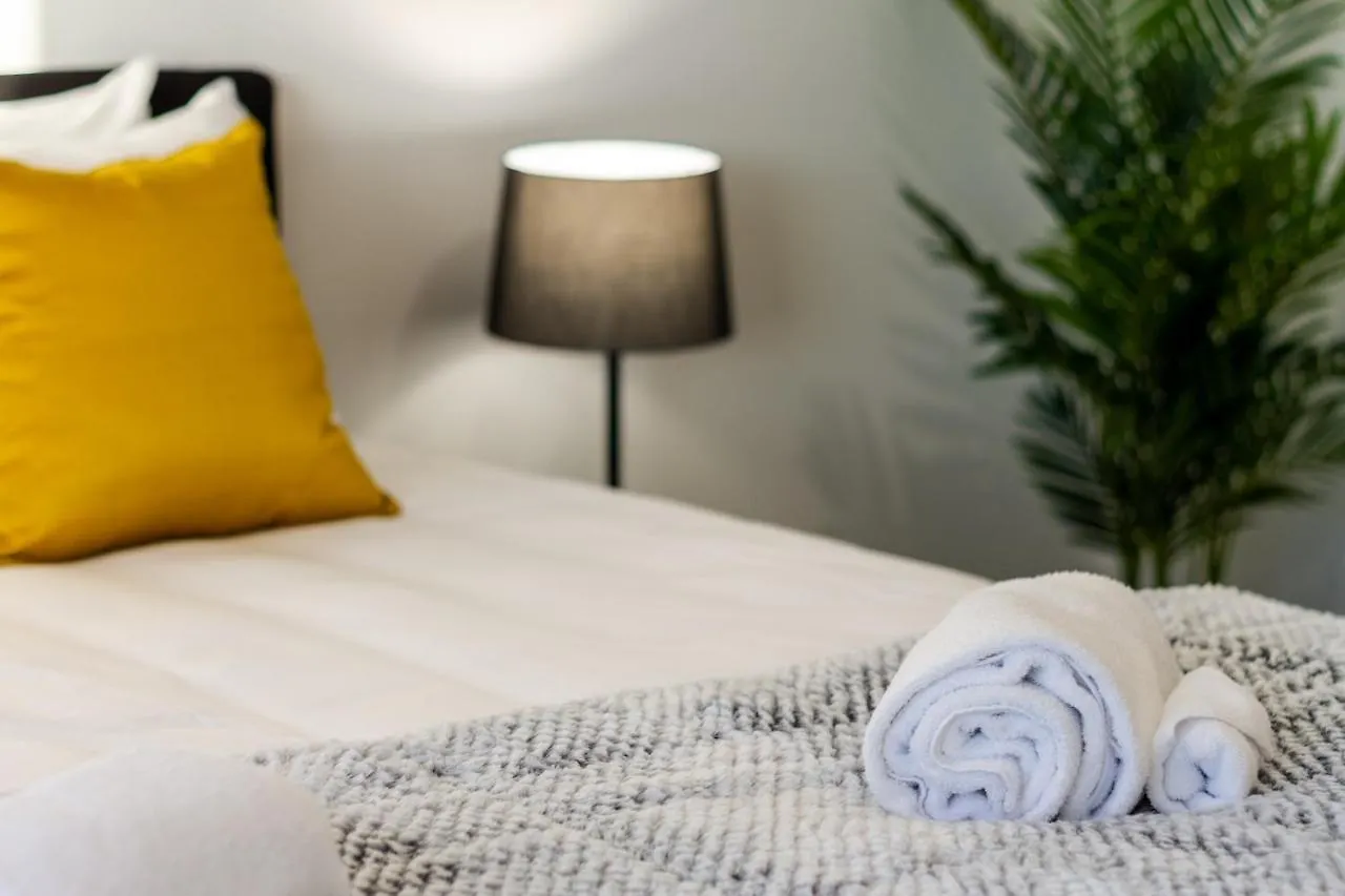 Διαμέρισμα 3 Bedroom 2 Bath Central City Κράισττσερτς
